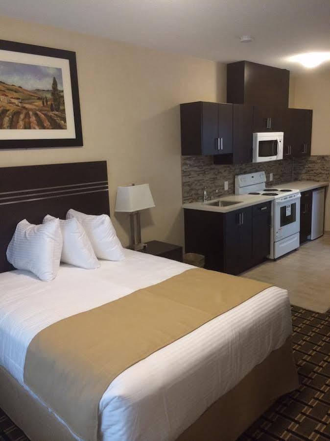 במוטל Super 8 By Wyndham Watrous מראה חיצוני תמונה